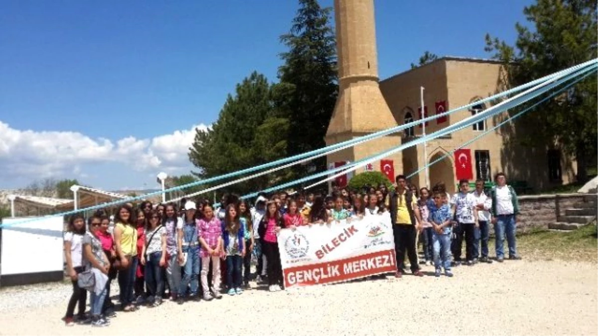 Bilecik Genlik Merkezi\'nden Yunus Emre Türbesine Ziyaret