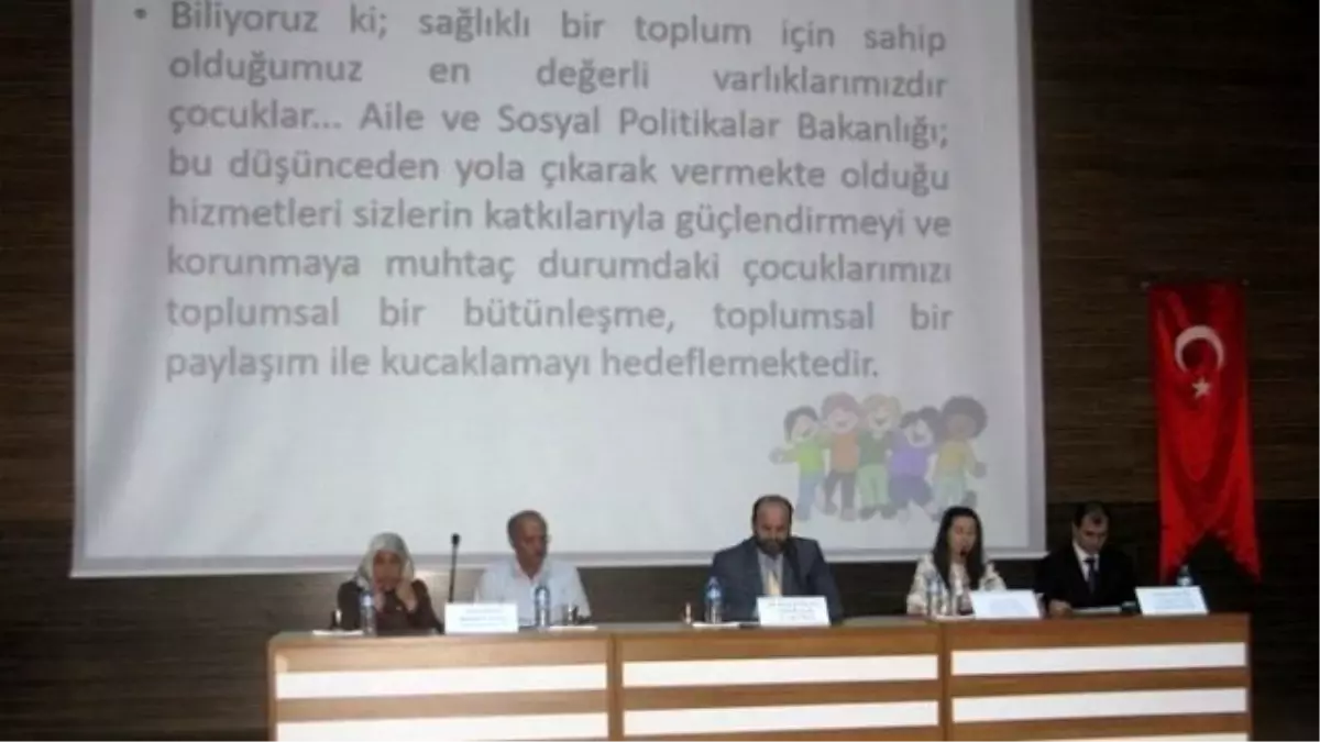 Bir Yetime Aile Olmak Paneli' Düzenlendi