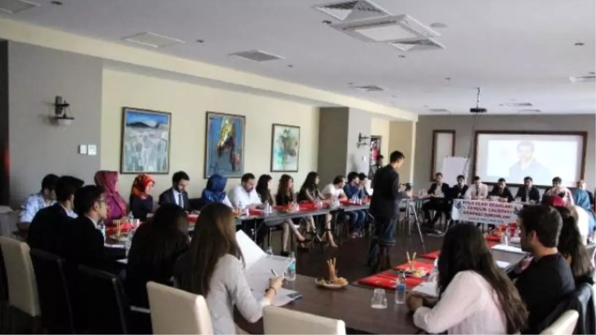Bolu\'da Üniversite Öğrencileri Sorunlarını Tartıştı