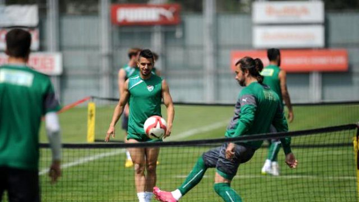 Bursaspor Fenerbahçe\'ye Hazırlanıyor