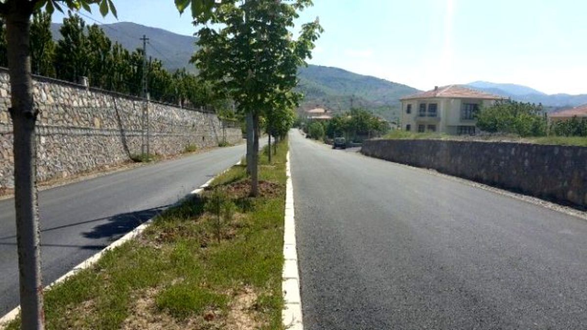 Büyükşehir Belediyesinin Çalışması Mahalleliyi Memnun Etti