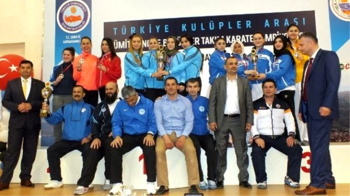 Büyükşehir Kağıtspor, Karate\'de Türkiye\'nin Zirvesine Yerleşti