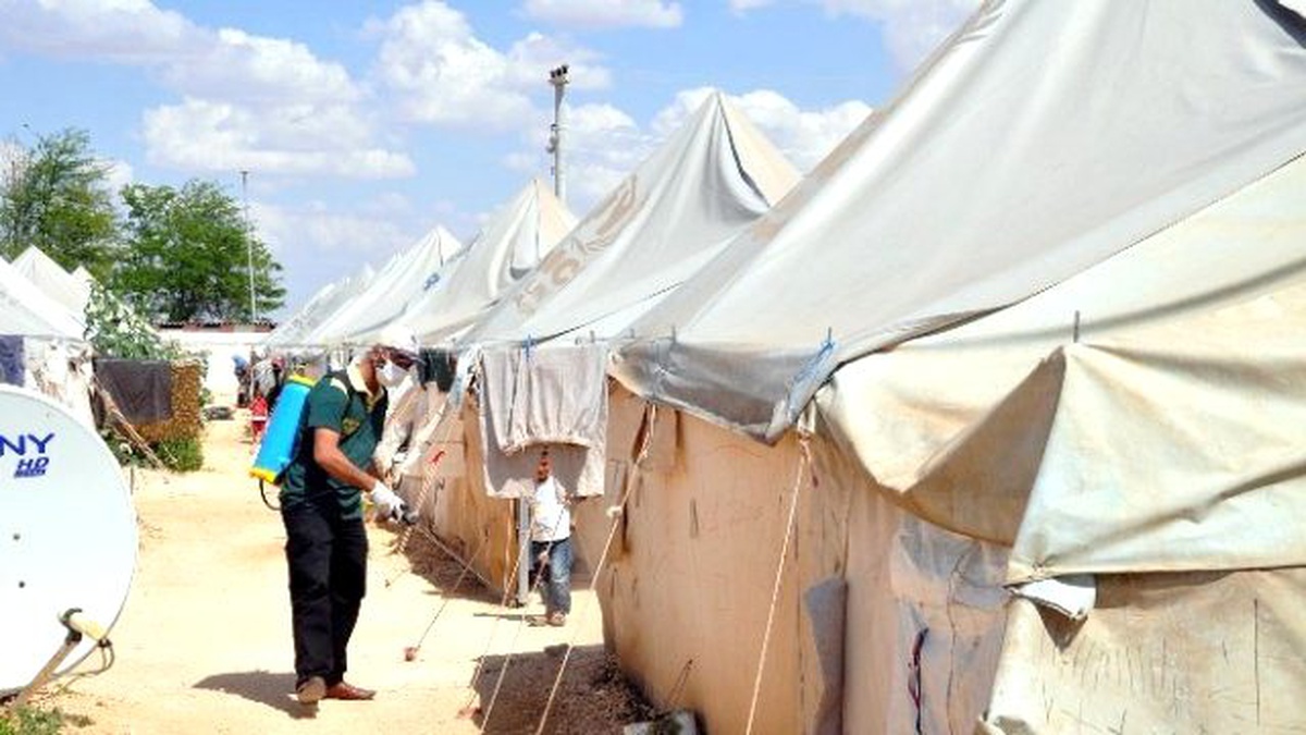 Çadır Kent Zararlı Böceklere Karşı İlaçlanıyor