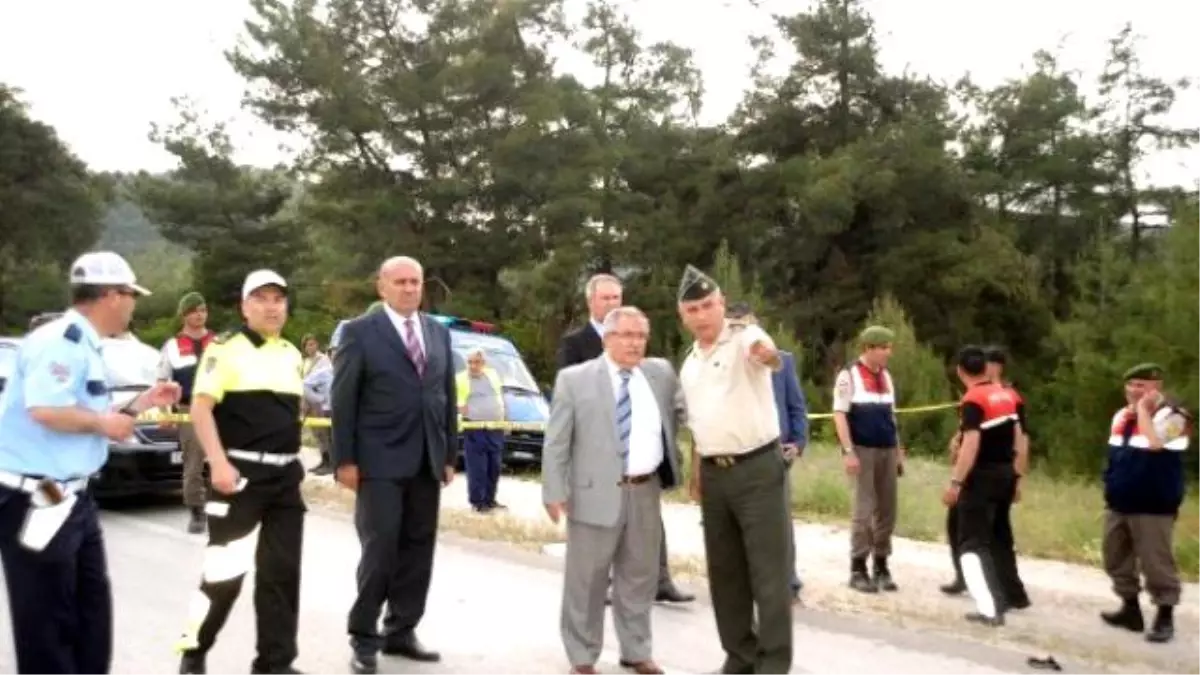 Cezaevi Minibüsü Tır'la Çarpıştı: 3 Ölü, 6 Yaralı (2)