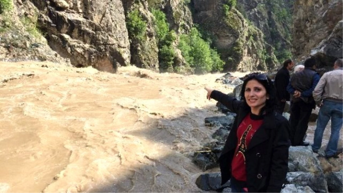 Çoruh Nehri Taştı, Artvin Şavşat Karayolunda Ulaşıma İzin Vermiyor