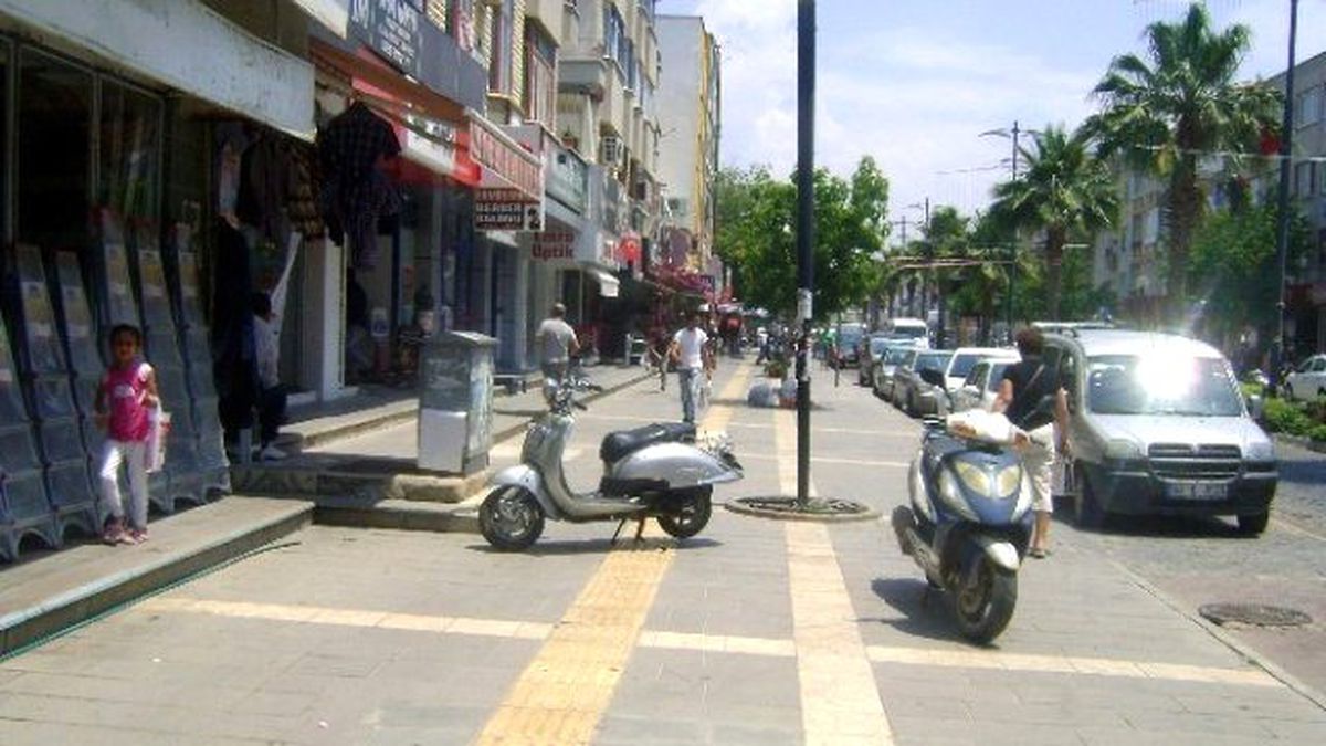 Didim\'de Zabıta Esnafa Göz Açtırmıyor