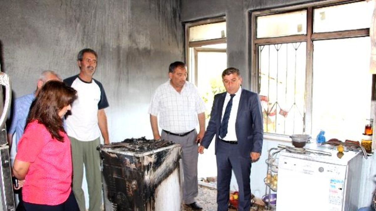 Evi Yanan Aileye Belediyeden Yardım Sözü