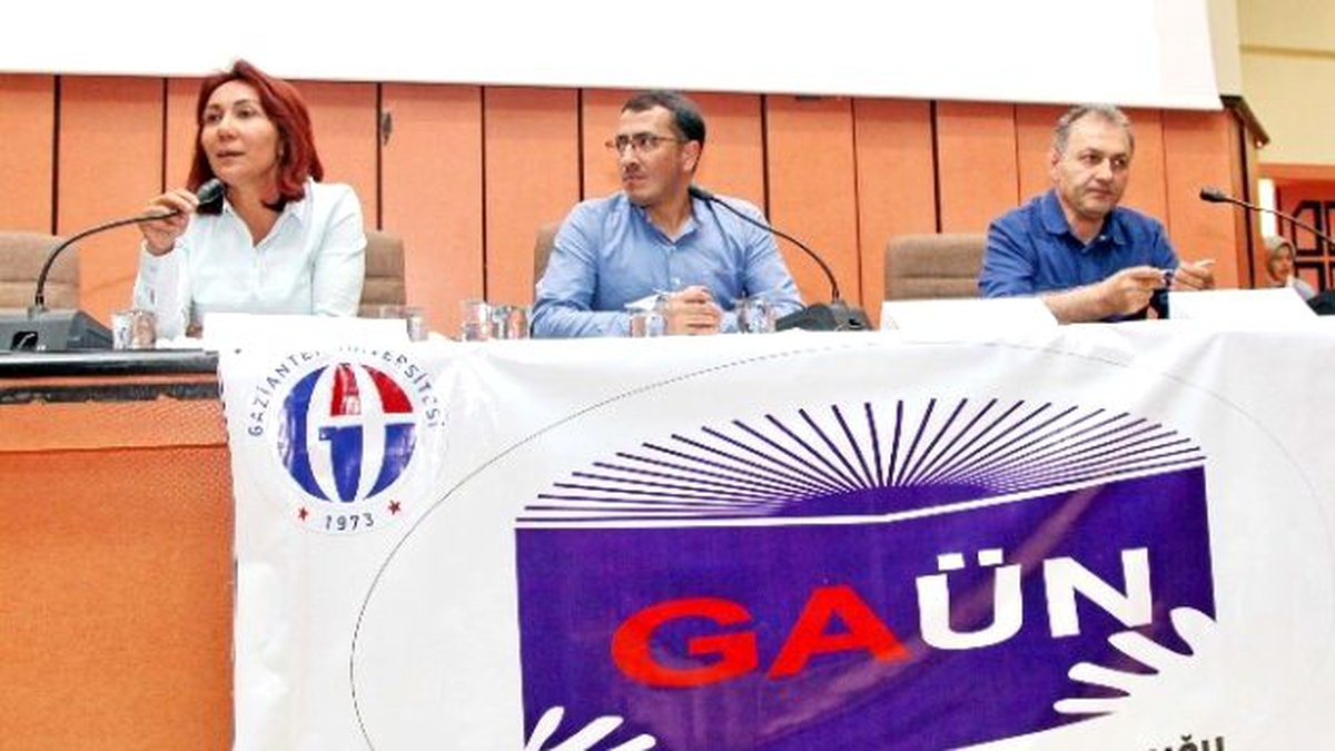 Gaün Öğretim Üyelerinden "Kariyer Geleceği" Paneli