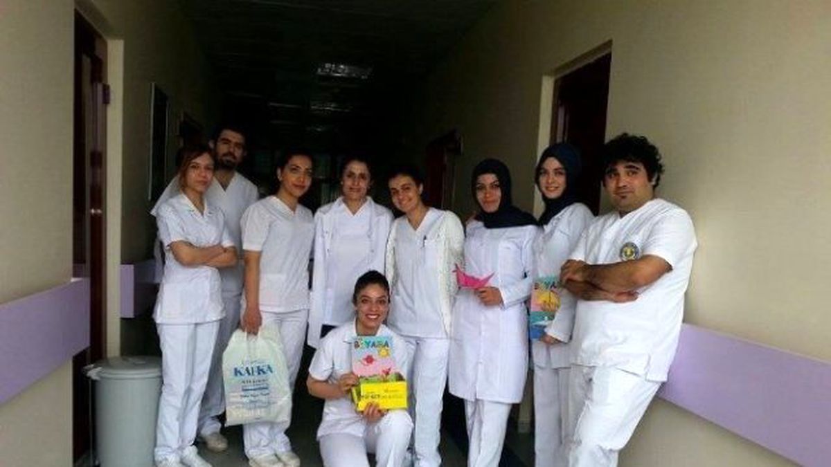 Hemşire Adaylarından Çocuk Hastalara Hediye