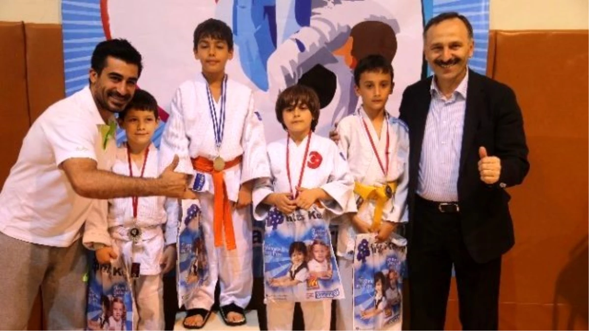 İhlas Koleji\'nden Judo Şöleni