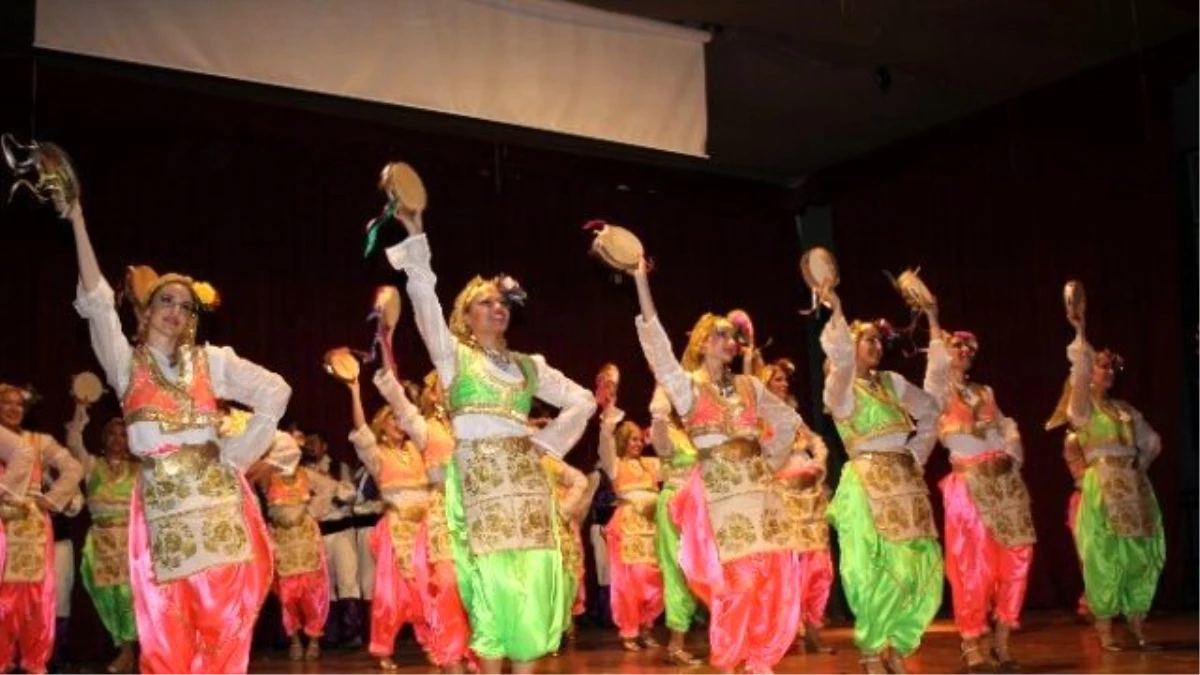 İyte Halk Dansları Topluluğu Gecesi Urlada Gerçekleşti