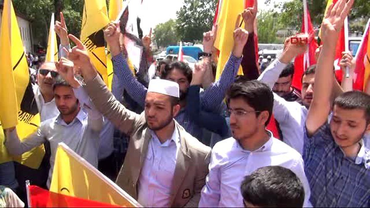 Kahramanmaraş\'ta Mursi\'nin İdam Kararına Tepki