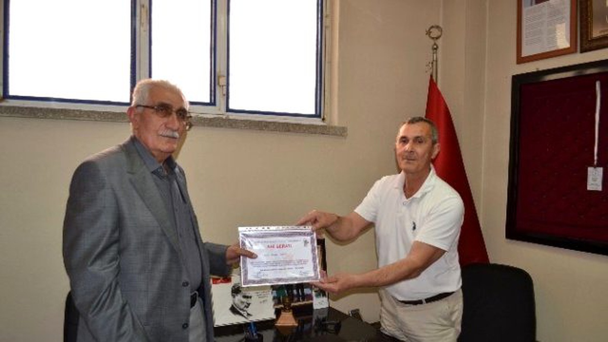 Kırkağaç\'ta Yılın Ahisi İskender Demir Oldu
