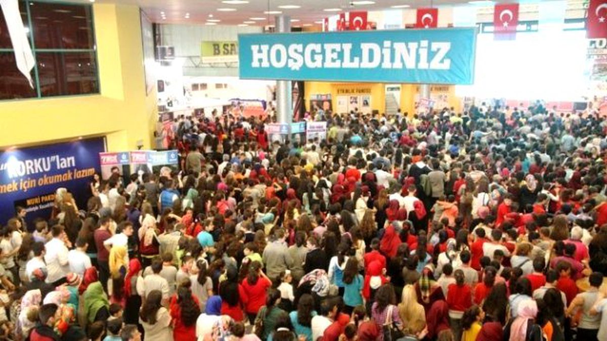 Kitap Fuarı Rekor Üstüne Rekor Kırıyor