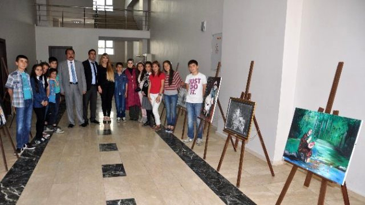 Köy Okulu Öğrencilerinden Yılsonu Sergisi