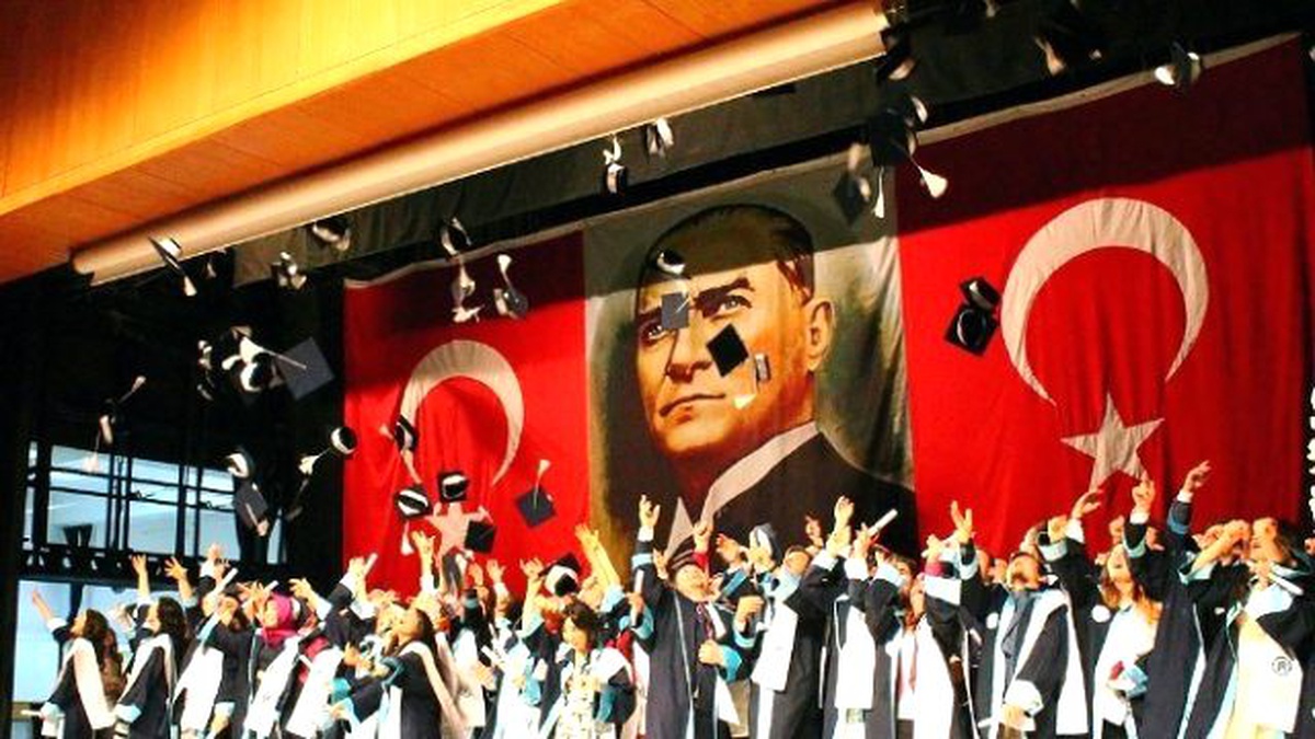 Makine ve Gıda Mühendisliği Öğrencileri Mezuniyet Sevinci Yaşadı
