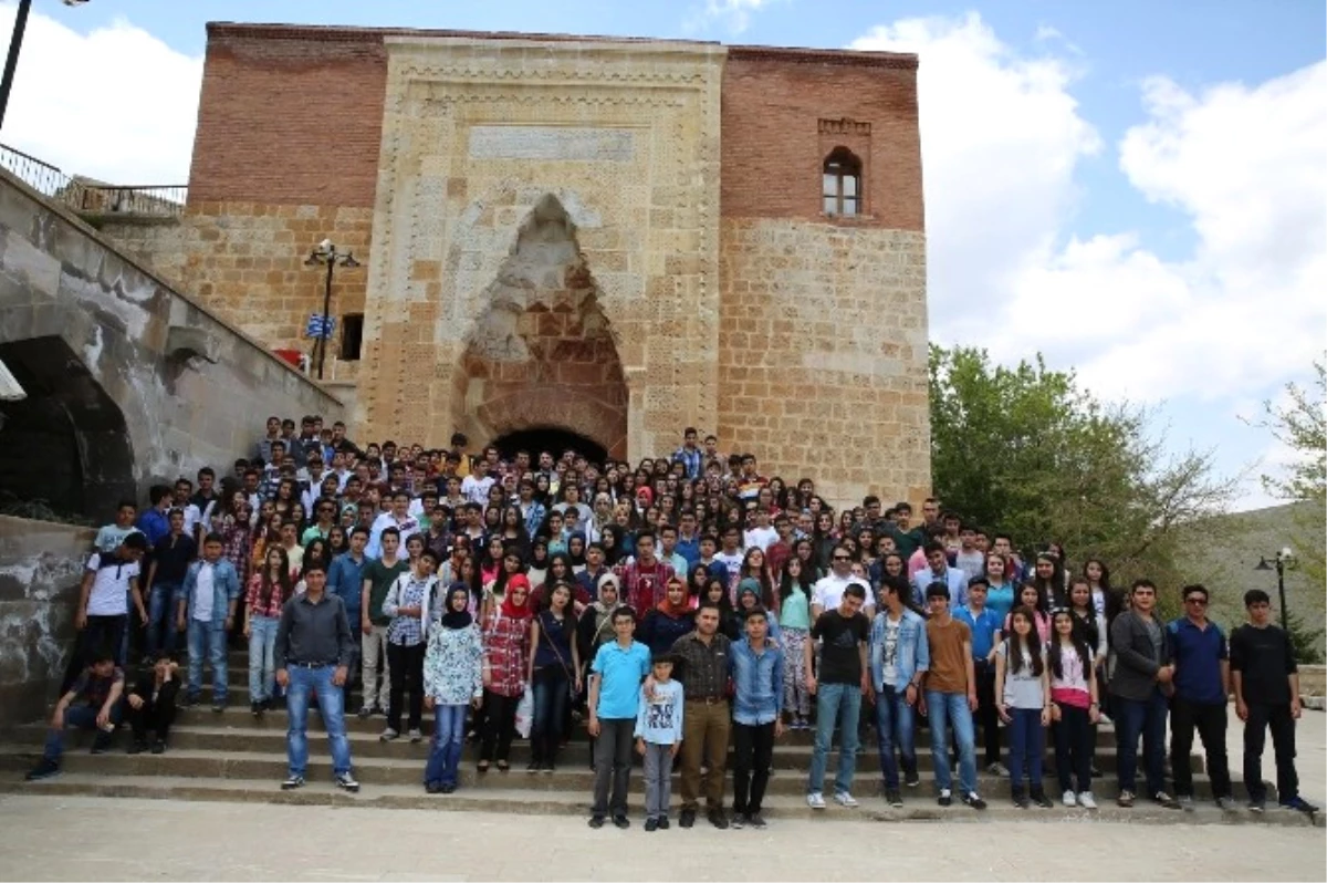 Malatya Anadolu Lisesi Öğrencileri Eshab-ı Kehf\'i Ziyaret Etti