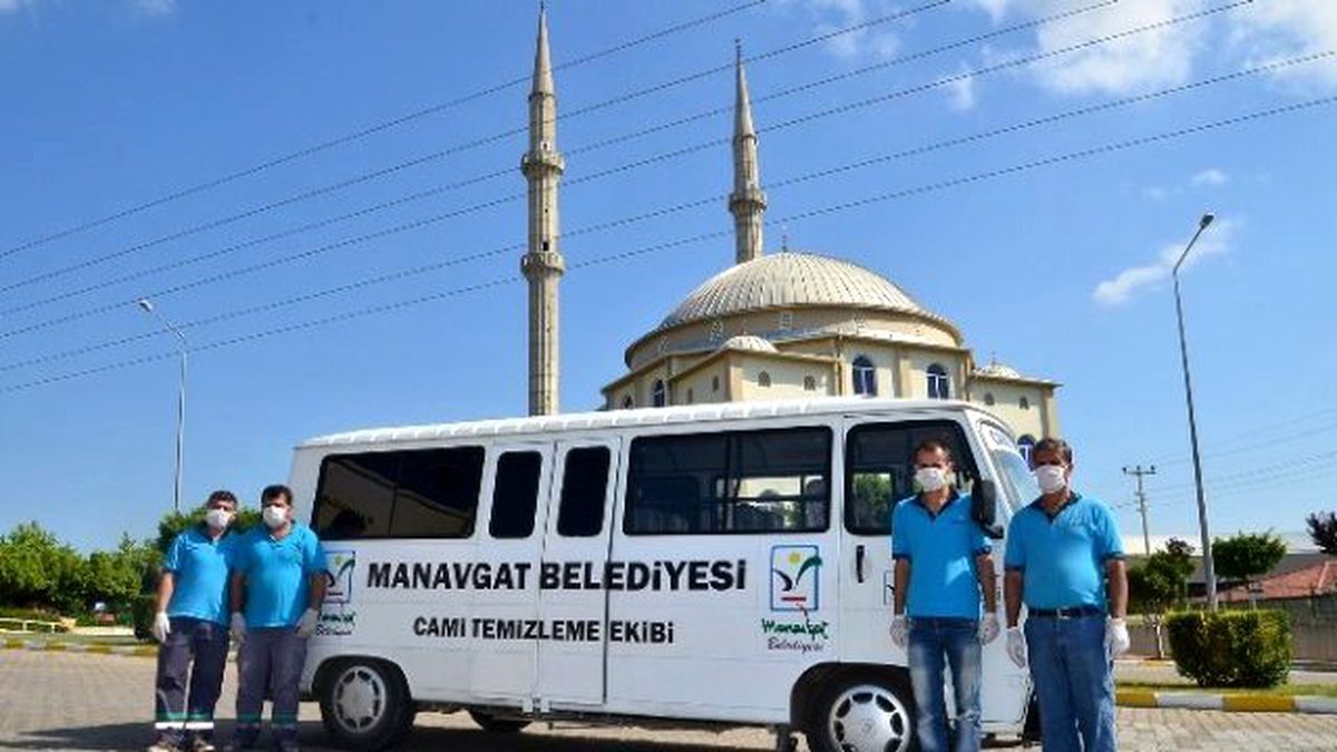 Manavgat Belediyesi Cami Temizleme Ekibi, Çalışmalarını Sürdürüyor