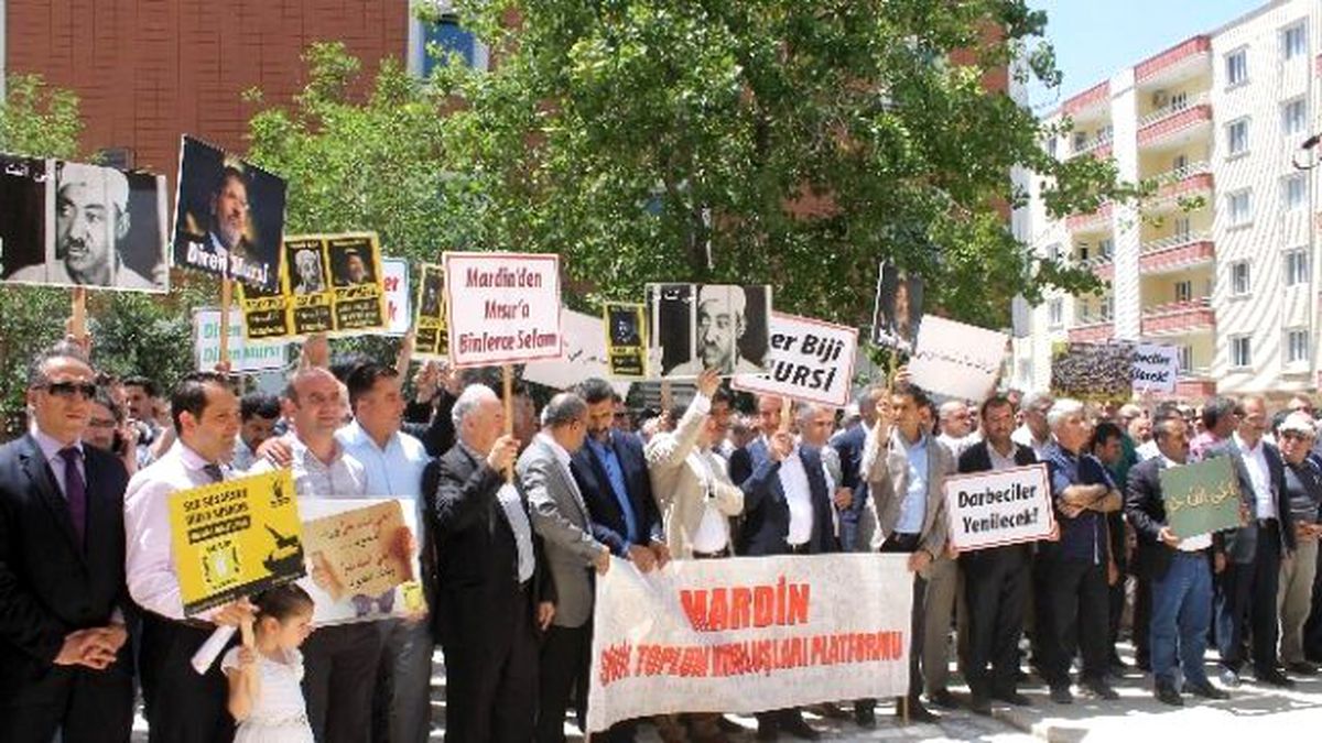 Mardinlilerden Mursi\'nin İdam Kararına Kitlesel Tepki