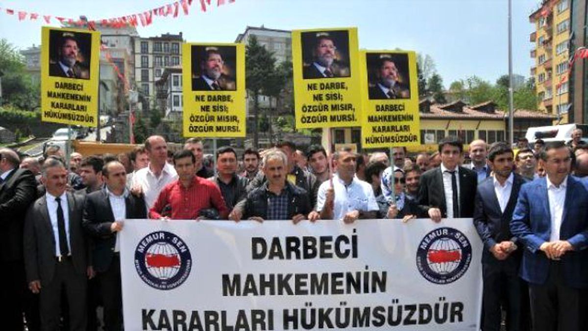 Rize\'de Mursi\'ye İdam Cezasına Protesto Eylemi