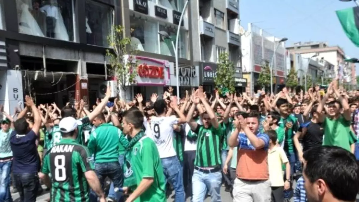 Tatangalar\'dan Sakaryaspor\'a Destek Yürüyüşü