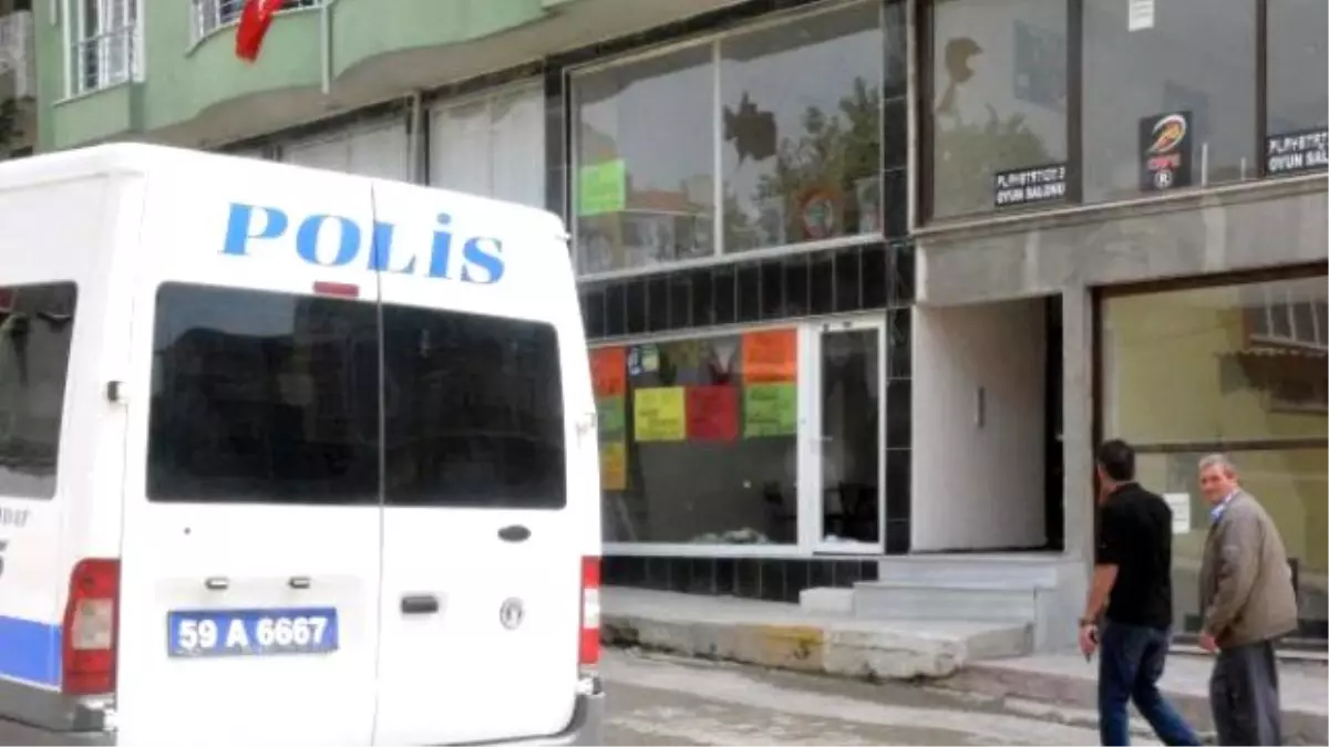 Tekirdağ Saray\'da Kullanılmayan Hdp Bürosunda Polis Nöbeti