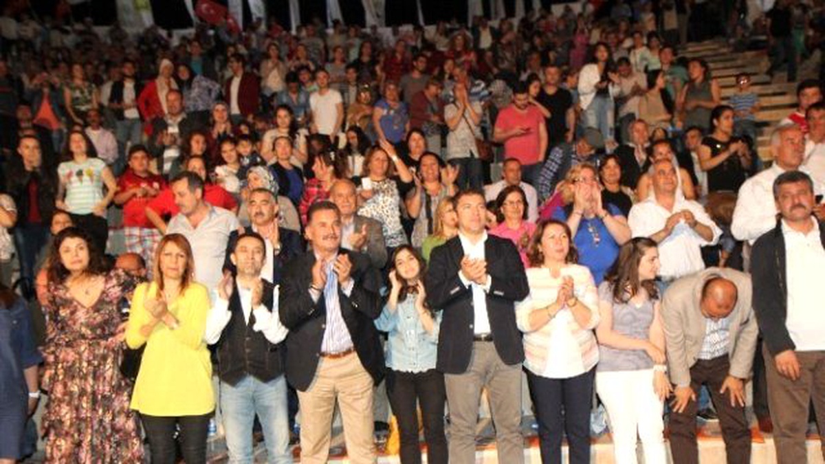Toroslar Kubat ve Folklorama\'yı Ağırladı