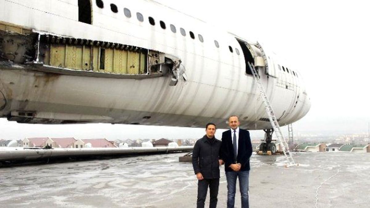 Uçak Restoranda Sona Doğru