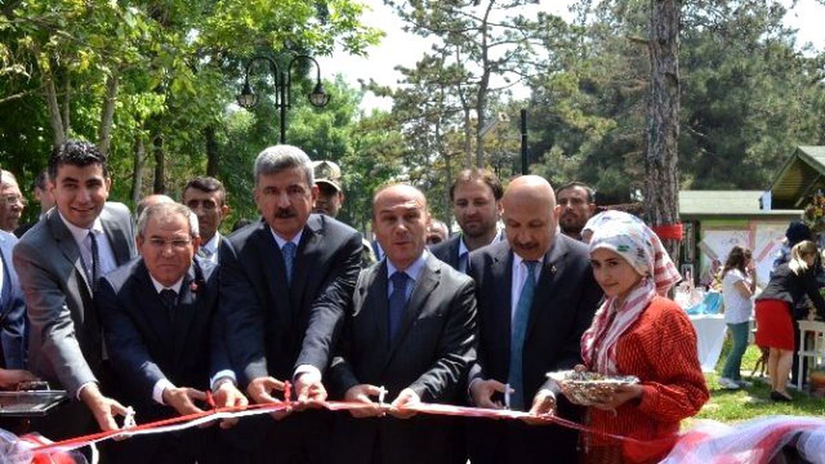 Vezirköprü\'de Sergi Açılışı