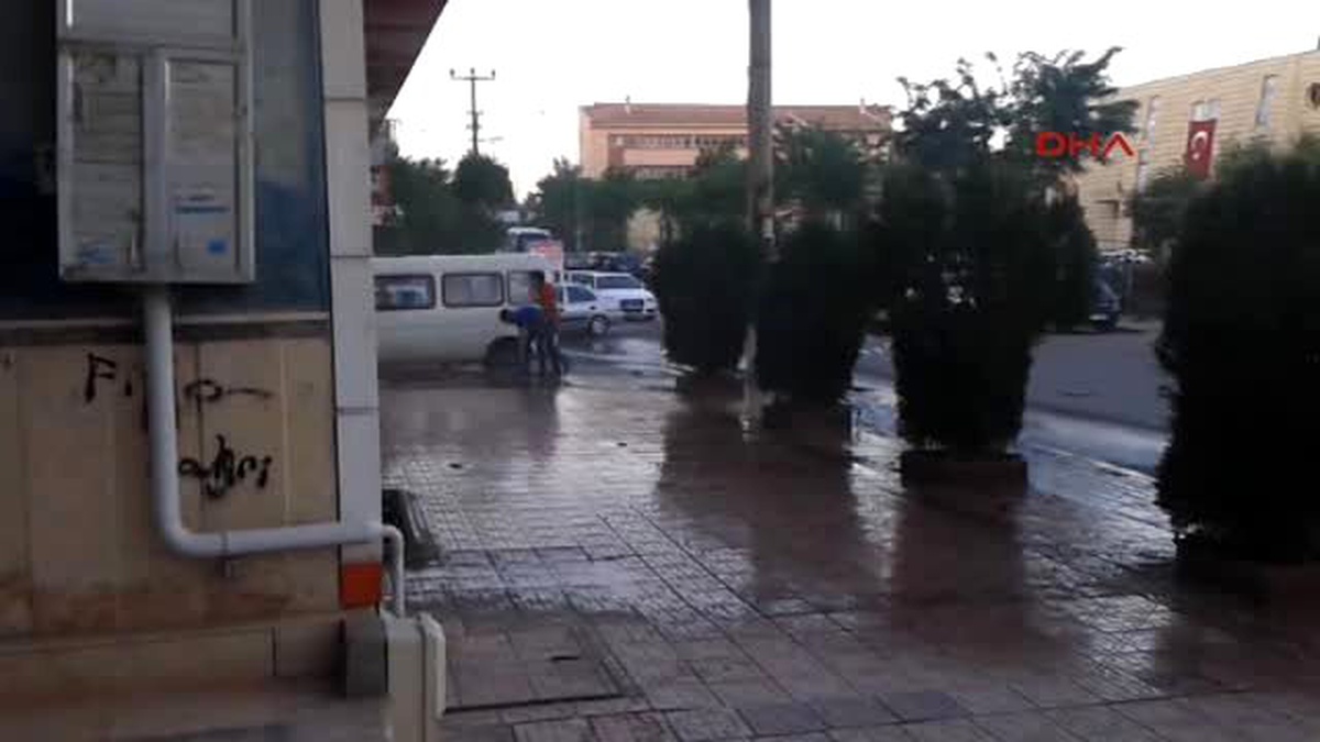 Yeni Diyarbakırspor - Denizli Büyükşehir Belediyespor Maçında Binlerce Taraftar Sahaya İndi, Maç...