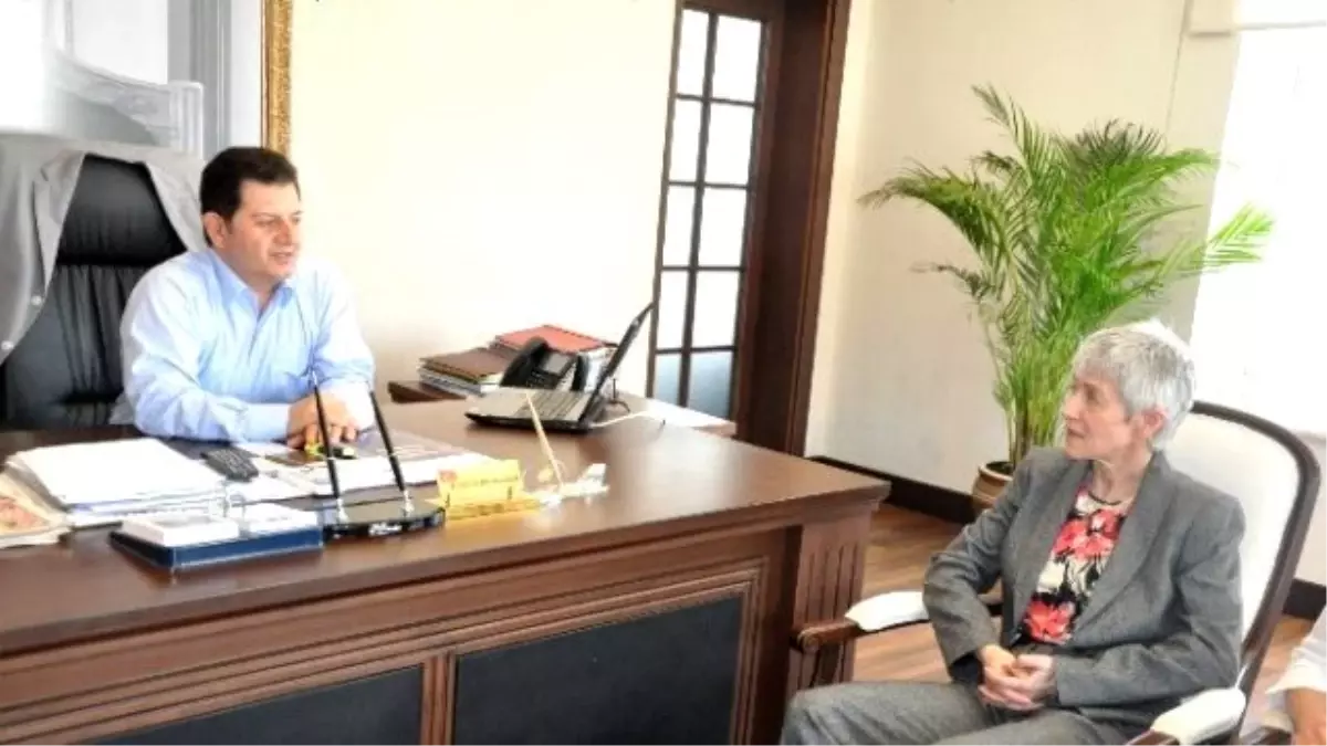 Zena Wooldridge'den Kaymakam Gödekmersan'a Ziyaret