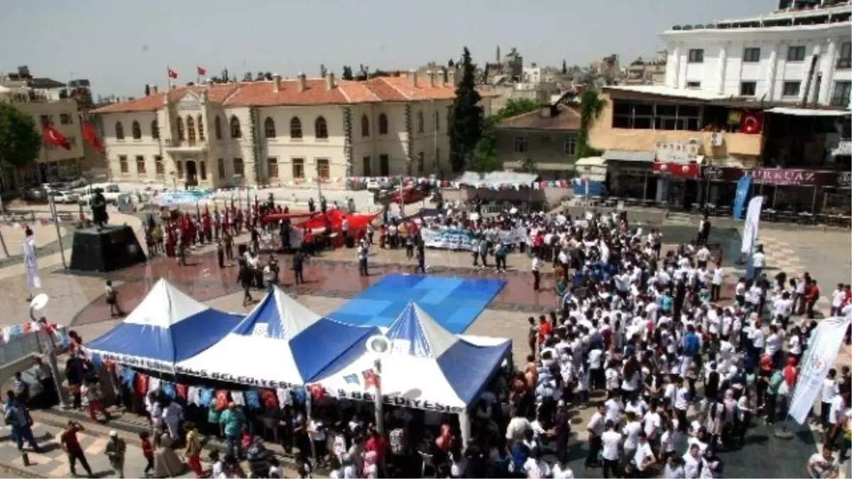 19 Mayıs Atatürk\'ü Anma, Gençlik ve Spor Bayramı Kutlandı