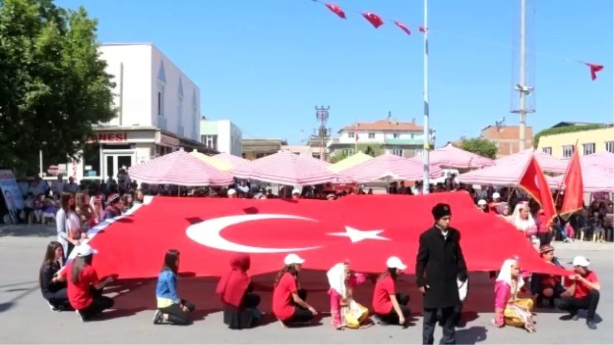 19 Mayıs Gördes\'te Coşkuyla Kutlandı