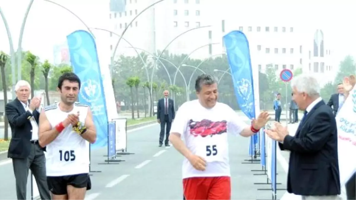 19 Mayıs Yarı Maratonu Koşuldu