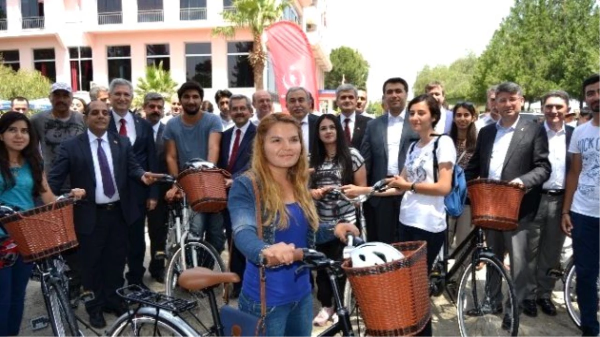 Adana\'da 500 Öğrenciye Bisiklet