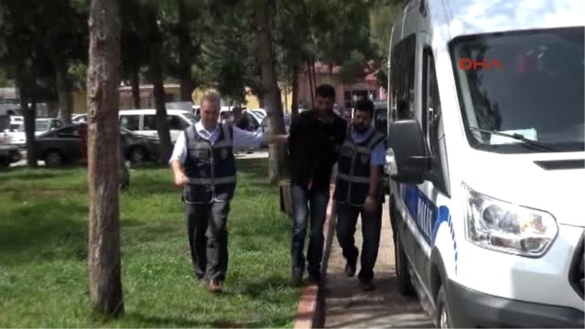 Adana Uyuşturucu Satıcılarının Evlerinde Cephanelik Çıktı "Haberimiz Yok" Dediler