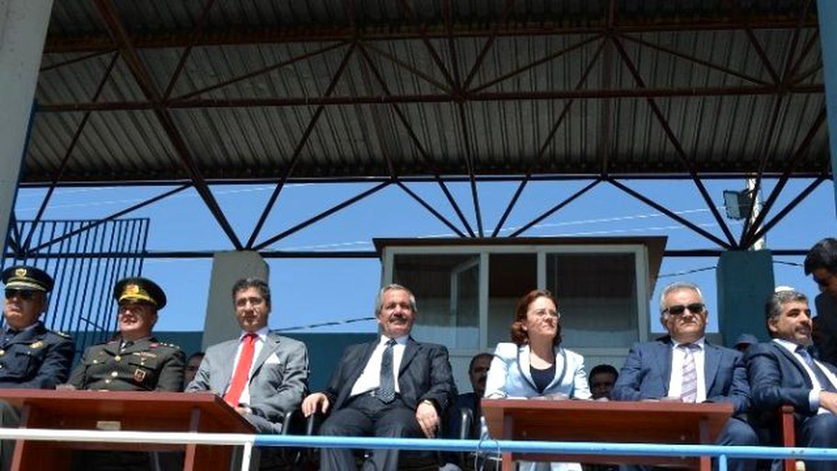 Adilcevaz\'da 19 Mayıs Coşkusu