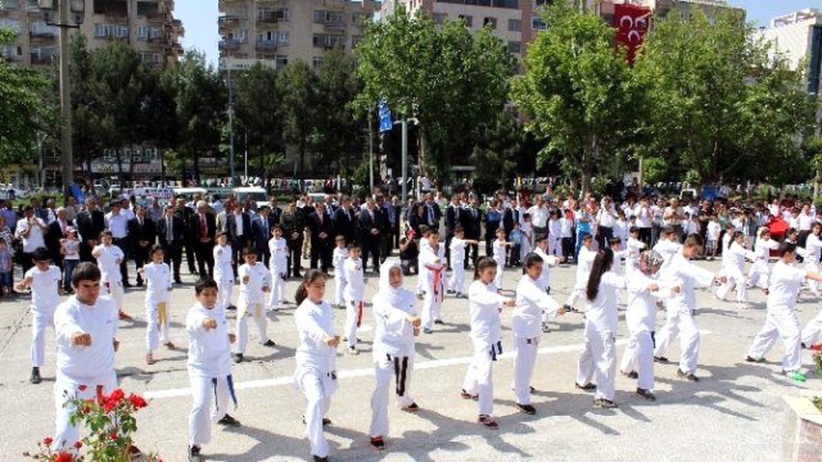 Adıyaman\'da 19 Mayıs Atatürk\'ü Anma Gençlik ve Spor Bayramı Etkinlikleri