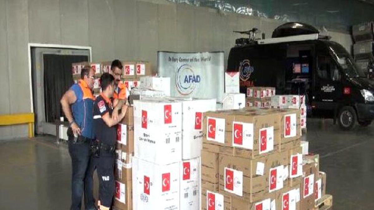 Afad\'ın Nepal\'e 4 Ton Yardım Malzemesi Yola Çıkarıldı