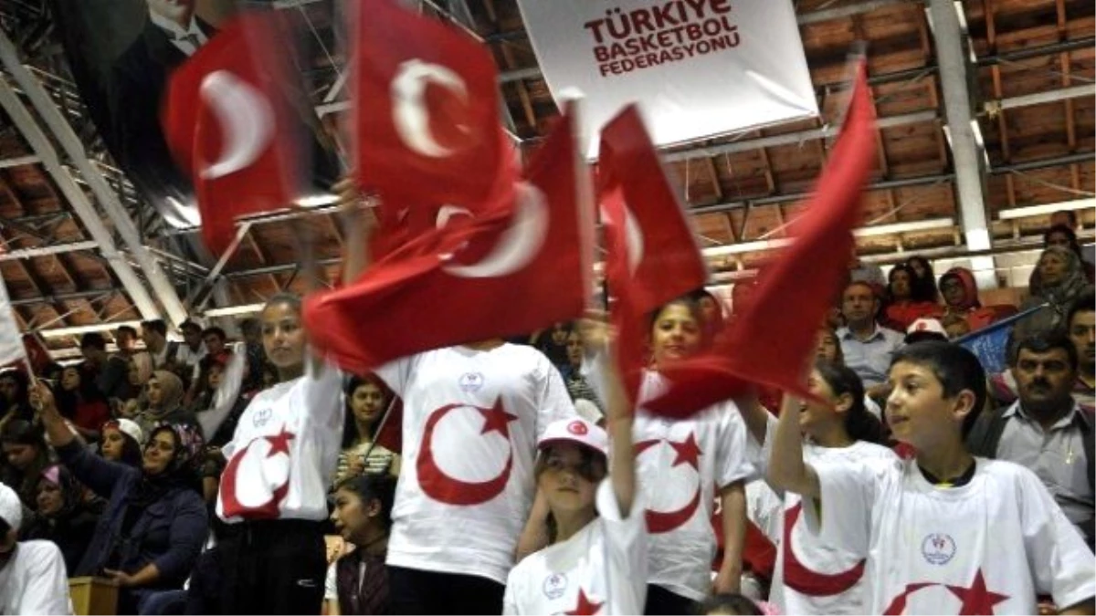 Afyonkarahisar\'da 19 Mayıs Atatürk\'ü Anma Gençlik ve Spor Bayramı Kutlama Etkinlikleri