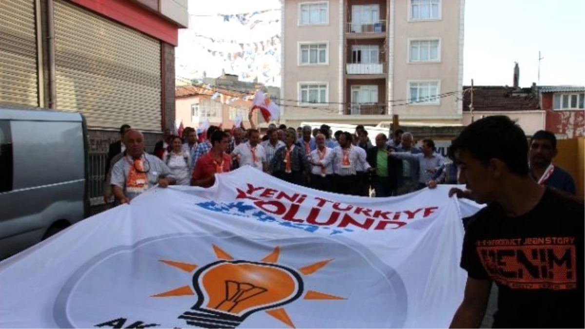 AK Parti\'den Gençlik ve Spor Bayramında Sevgi Yürüyüşü