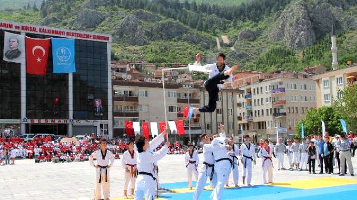 Amasya\'da 19 Mayıs Coşkusu
