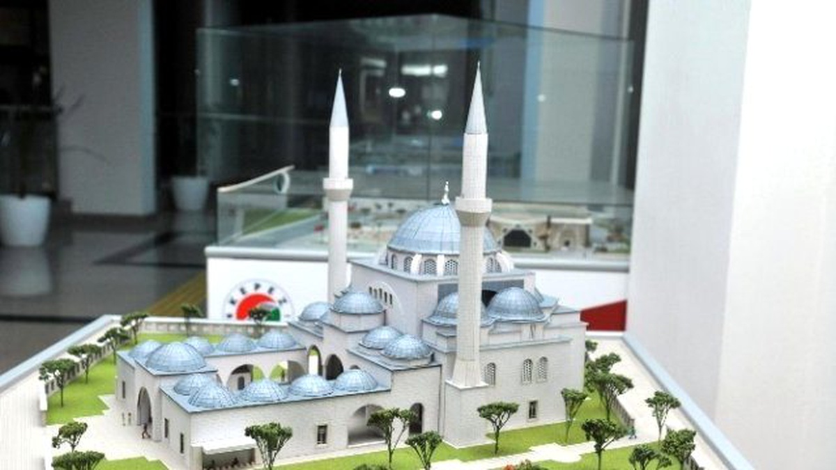 Antalya\'da 24 Saat Kuran Okunacak Caminin Temeli Atılıyor