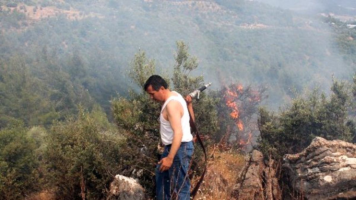 Antalya\'da Mevsimin İlk Orman Yangını
