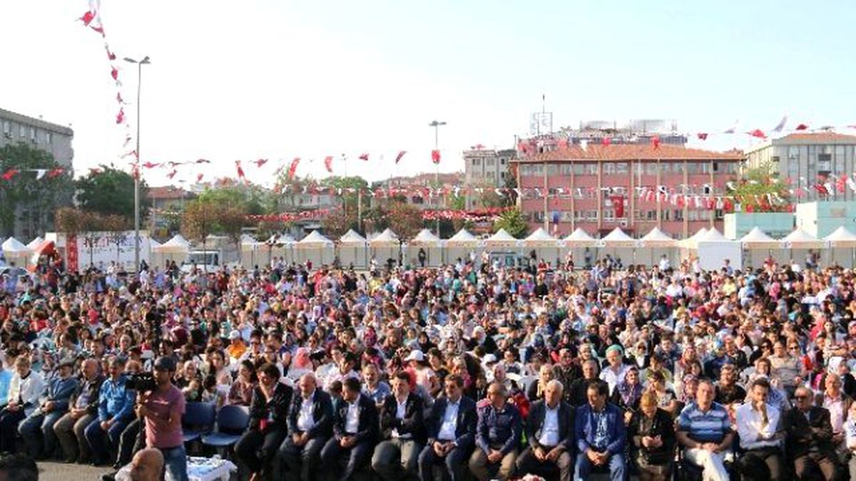 Bağcılar Ferhat Göçer Konseriyle Coştu