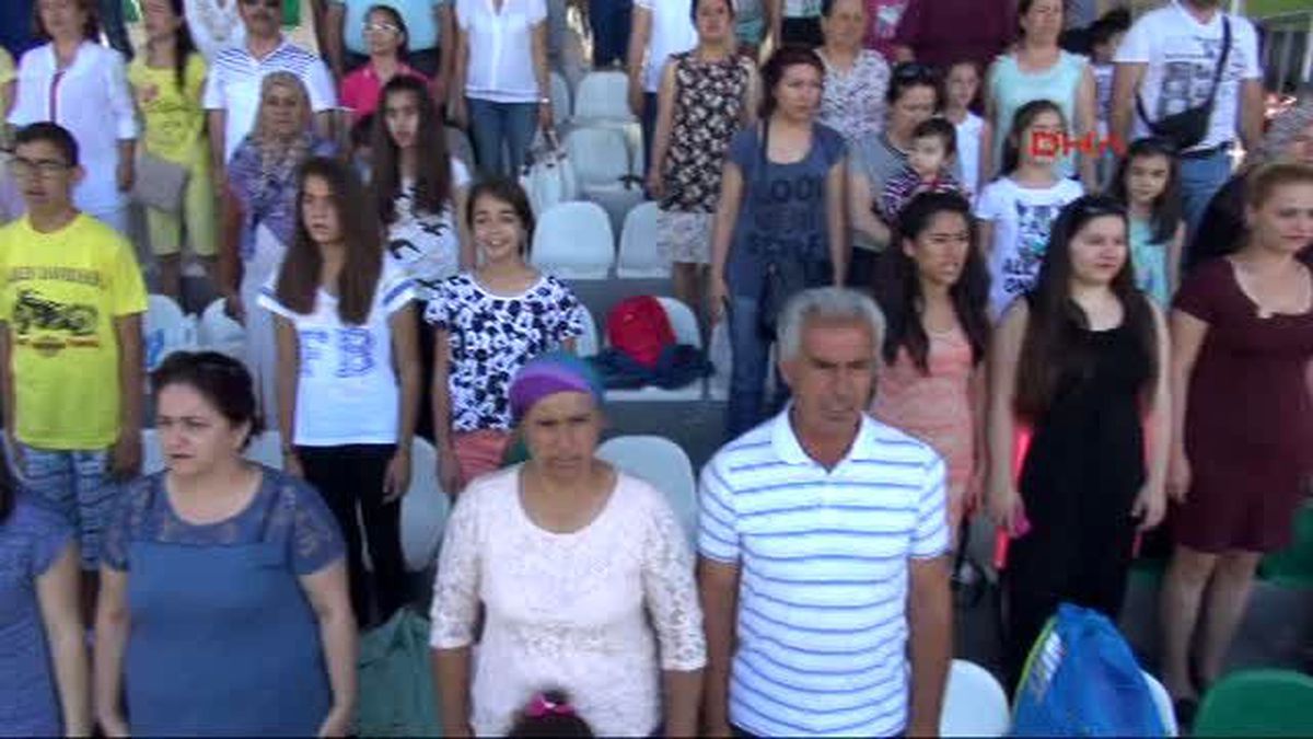 Bodrum -19 Mayıs\'ta Bodrum\'da Vals ve Horon