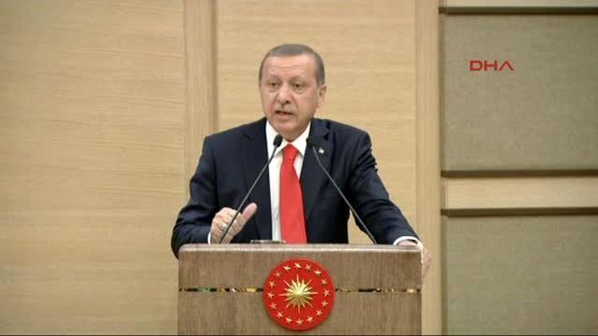 Cumhurbaşkanı Erdoğan, Cumhurbaşkanı Sarayı\'ndan Gençlerle Bir Araya Geldi 6