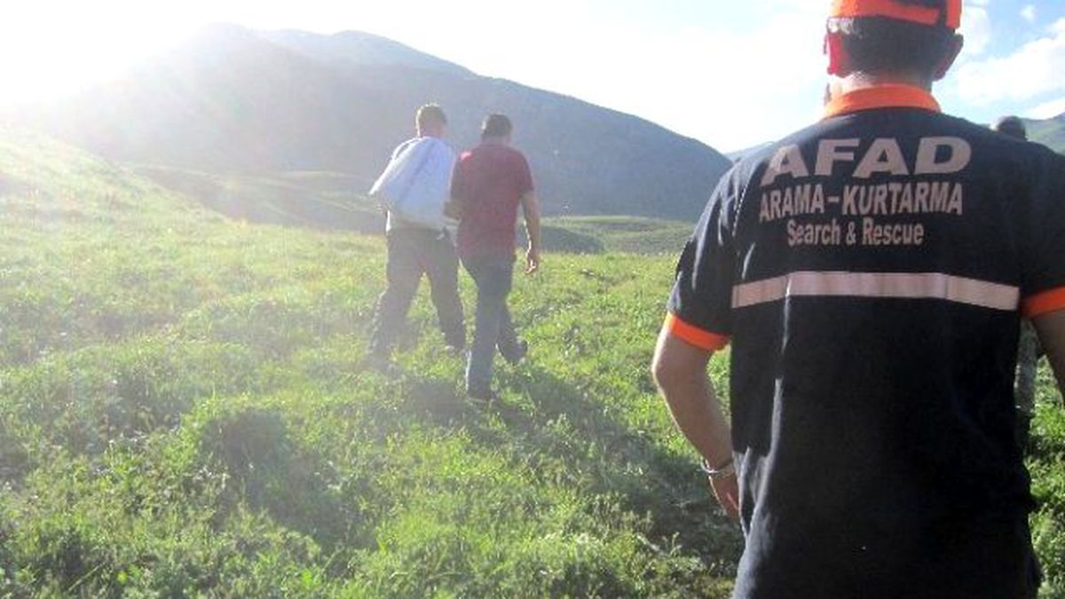 Dağda Mahsur Kalan 2 Genç Afad Tarafından Kurtarıldı