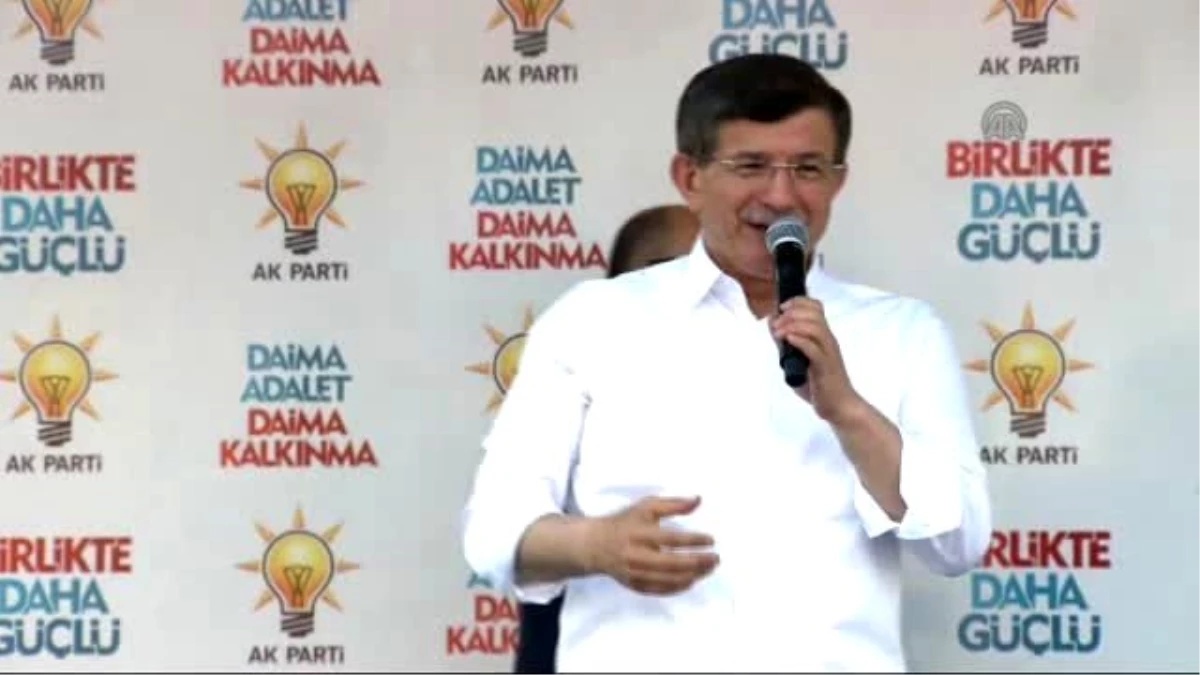 Davutoğlu: "Ak Parti Koltuk Davası Değil, Millet Davasıdır"