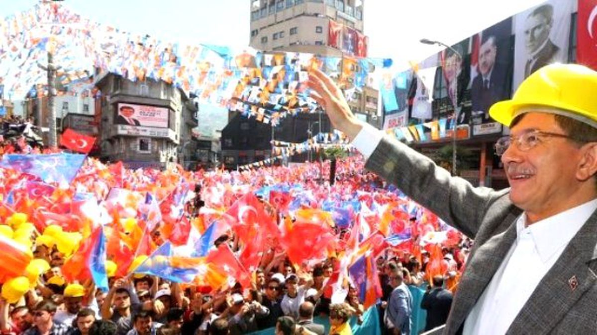 Davutoğlu: "Paralel Yapı Bunların Akıl Hocaları" -